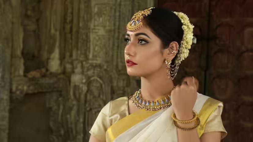 14 कॅरेट सोने मजबूत आणि टिकाऊ असते, परंतु त्यात शुद्ध सोन्याचे प्रमाण फक्त 58.5% असते. ते अंगठ्या किंवा कानातले यांसारख्या रोजच्या वापराच्या दागिन्यांसाठी आदर्श आहे.
