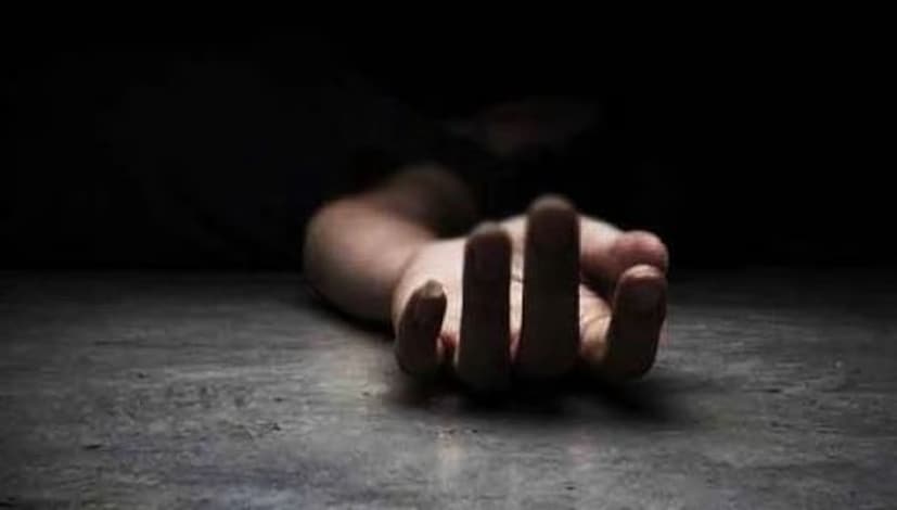 मिळालेल्या माहितीनुसार, मयत कृष्णा खंडवी यांचा विवाह दीपाली हिच्याशी झाला होता. मात्र, लग्नानंतर काही काळातच दीपालीचं उमेश महाकाळ नावाच्या व्यक्तीशी प्रेमसंबंध जुळले. हे प्रेमसंबंध सुमारे दोन वर्षांपासून सुरू होते.