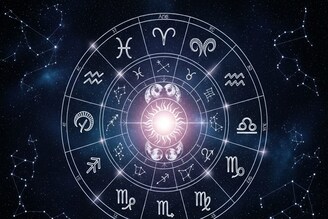 खूप संघर्षात गेला इतका काळ! या 5 राशींचे आता नशीब चमकणार; शनि-शुक्राची मोठी साथ