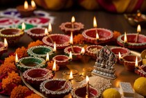 धनत्रयोदशीच्या दिवशी घरात या 3 ठिकाणी दिवा लावायलाच हवा, लगेच शुभ परिणाम