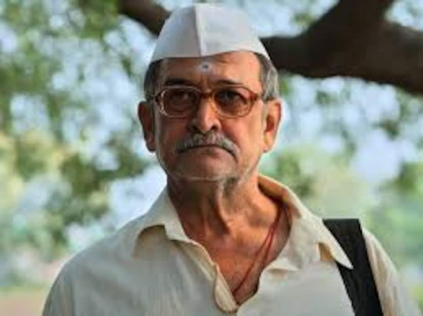 महेश मांजरेकर पुढे म्हणाले,"आज सचिन खेडेकरचा चित्रपट इतर राज्यांत रिलीज झाला पाहिजे. आपल्याकडे खूप चांगले कलाकार आहेत. दुसऱ्या राज्यातील लोकांना आपले कलाकार माहिती नाहीत. साऊथचे चित्रपट पाहिलेल्यांना वाटतं की सचिन खेडेकर फक्त अशा छोट्या-मोठ्या भूमिका करतो. पण तो एक उत्तम नट आहे हे त्यांना माहितच नाही".