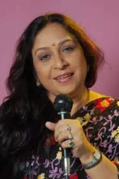  अनुपमा देशपांडे म्हणाल्या,"रंग भरे बादल के' हे गाणंदेखील माझं होतं. कारण अशापद्धतीचं गाणं लता दीदींना गाता येणार नव्हतं. त्यामुळे मी आणि जॉलीने हसतखेळत हे गाणं गायलं. अखेर हे गाणं खूप चांगलं झालं. श्रीदेवीला हे गाणं पसंतीस उतरलं.