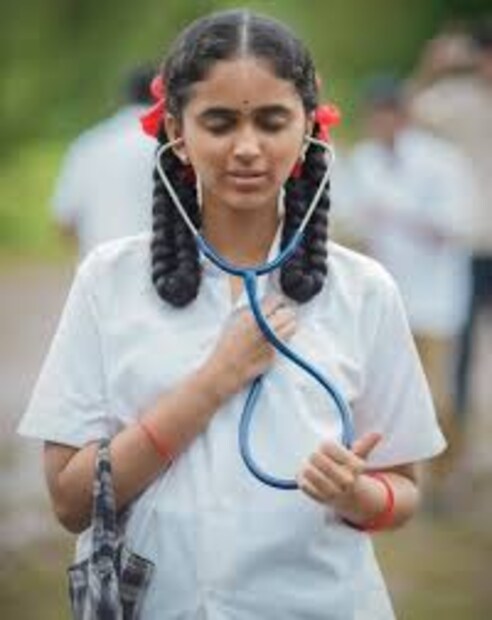  बाई तुझ्यापाई : 'बाई तुझ्यापाई' ही एक मराठी सीरिज असून 1990 च्या दशकातील ग्रामीण गोष्टींवर भाष्य करणारी आहे. एका तरुण मुलीची गोष्ट या सीरिजमध्ये मांडण्यात आली आहे. वेगळा विषय असणारी ही सीरिज 31 ऑक्टोबरला झी 5 वर रिलीज होत आहे.