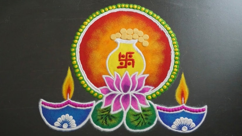 धनत्रयोदशीची पूजा विधीपूर्वक केल्याने घरामध्ये सूख-शांती, समृद्धी आणि ऐश्वर्य नांदते असे मानले जाते. त्यामुळे, ही पूजा योग्य पद्धतीने करण्याचा सल्ला दिला जातो. पौराणिक आख्यायिकेनुसार कार्तिक महिन्याच्या कृष्ण पक्षातील त्रयोदशी तिथीला भगवान धन्वंतरी हे समुद्रमंथनातून प्रकट झाले. त्यावेळी, त्यांच्या हातामध्ये अमृताने भरलेले पात्र होते अशी मान्यता आहे.