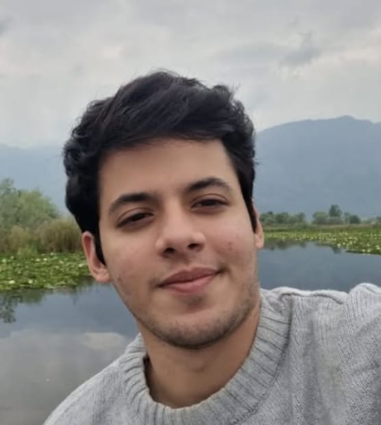  'तारे जमीन पर' रिलीज झाला तेव्हा दर्शील 10 वर्षांचा असेल. चित्रपटात साधाभोळा दिसणारा ईशान आता खऱ्या आयुष्यात मात्र प्रचंड फिटनेस फ्रीक झाला आहे.