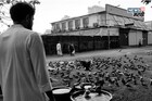 गावात शेण गोळा करुन भरायचा पोट, आता करोडपती; 7 स्टार हॉटेलमध्ये करतो पार्ट्या