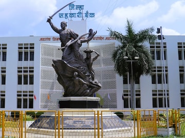 JDCC Bank Bharti 2025: जळगांव डीसीसी बँकेत 220 जागांसाठी नोकरभरती! अर्जाची लिंक बातमीत, जाणून घ्या पात्रता