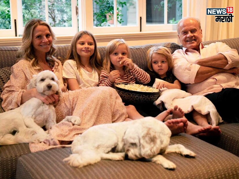 ग्रामर आणि 46 वर्षांची वॉल्श यांनी 2011 साली लग्न केलं होतं. दोघांना आता एक मुलगी आणि दोन मुलगे आहेत. त्यांना चौथा मुलगा झाला. 