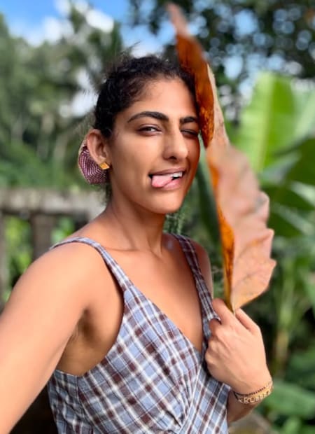  कुब्रा पुढे म्हणाली,"त्या वेळी खरंच समजत नव्हतं की मी जे ठरवते आहे ते बरोबर आहे की नाही. पण आज मी आत्मविश्वासाने म्हणू शकते की मी तेव्हा जे निर्णय घेतले, ते माझ्यासाठी योग्य होते. कारण जर काही चूक झालीही असती, तरी देव आपल्यासोबत असतो आणि त्याच्या दरबारात तो बरोबर हिशोब देतो."