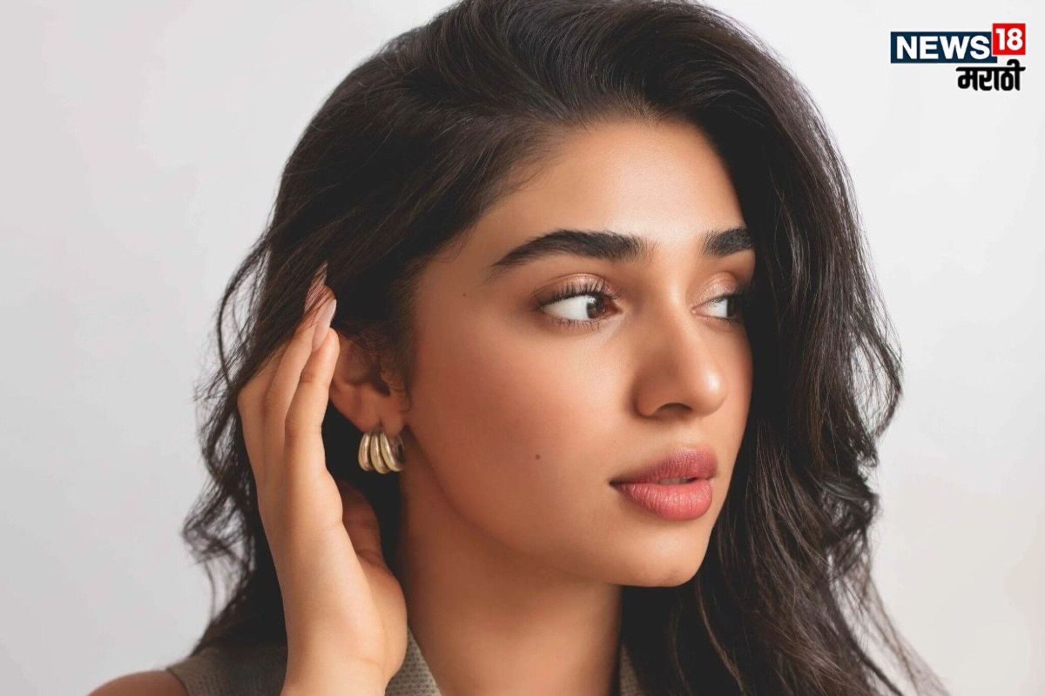 लिपस्टिक शेड्समध्ये तुम्हीही आहात कन्फ्युज? पार्टी लुकसाठी ट्राय करा 'हे' 6 शेड