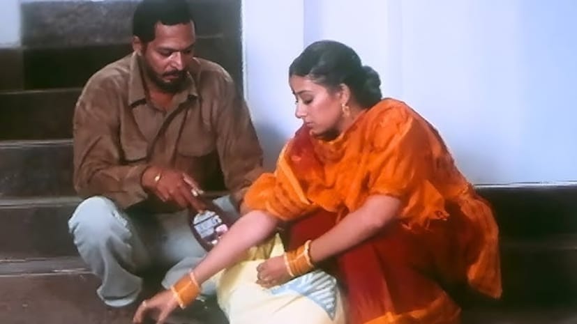'अग्नि साक्षी' हा चित्रपट बॉक्स ऑफिसवर जबरदस्त हिट ठरला. चित्रपटाचे बजेट केवळ ४.७५ कोटी रुपये होते, पण या सिनेमाने जगभरात ३१.३५ कोटी रुपये कमावले. म्हणजे बजेटच्या तब्बल सातपट कमाई केली.