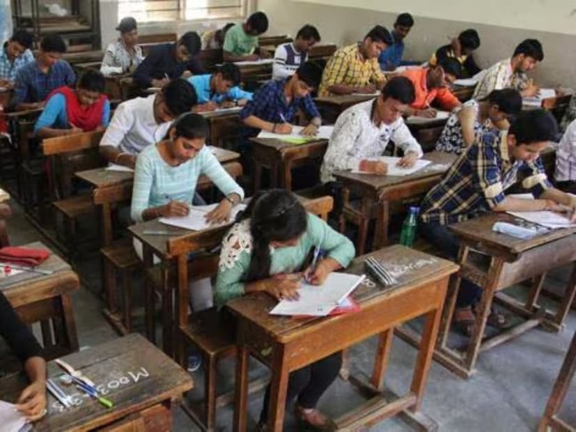  शाळा आणि कनिष्ठ महाविद्यालयांसह विद्यार्थी यांना अभ्यासक्रमाचे नियोजन करण्याचे हेतूने तसेच विद्यार्थ्यांच्या मनावरील ताण कमी होण्याच्या दृष्टीने फेब्रुवारी-मार्च 2026 च्या प्रात्यक्षिक व लेखी परीक्षेच्या नियोजित तारखा जाहीर करण्यात आल्या आहेत.