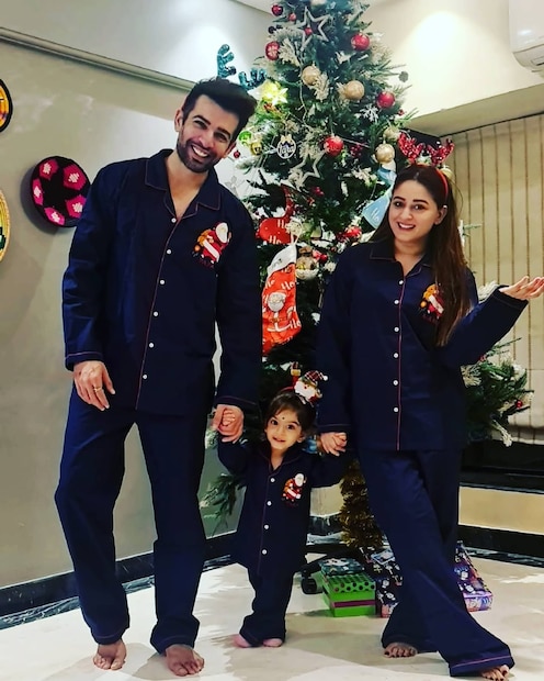 २०१९ मध्ये माही आणि जय हे तारा नावाच्या मुलीचे पालक बनले. याव्यतिरिक्त, त्यांनी राजवीर आणि खुशी या दोन मुलांना दत्तक घेऊन त्यांचे पालनपोषणही केले आहे.