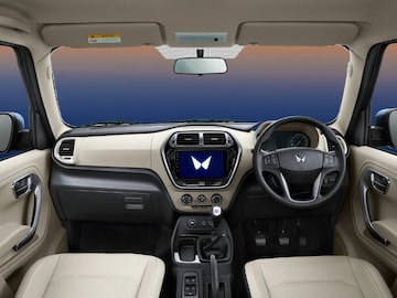 छोटी कार कशाला घ्यायची? दिवाळीला कमी किंमत दारात उभी करा SUV, धाकड अशा 8 SUV छोटी कार कशाला घ्यायची? दिवाळीला कमी किंमत दारात उभी करा SUV, धाकड अशा 8 SUV