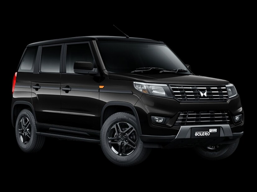 Mahindra Bolero Neo 2025 आणि बोलेरो महिंद्राने दोन्ही गाड्या अपडेट केल्या आहे. ग्रामीण भागातील ग्राहकांना डोळ्यासमोर ठेवून या गाड्यांचा लूक क्लासिक आहे. पण, दोन्ही एसयूव्हींची बिल्ड क्वॉलिटी ही मजबूत आहे.
