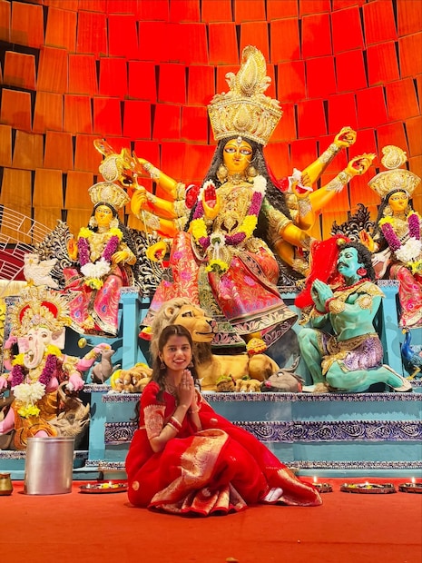 मैथिली ठाकूरने भाजपमध्ये प्रवेश केल्यानंतर पाटणा विमानतळावर पत्रकारांशी संवाद साधला. निवडणूक लढवण्याबद्दल विचारले असता ती म्हणाली, 