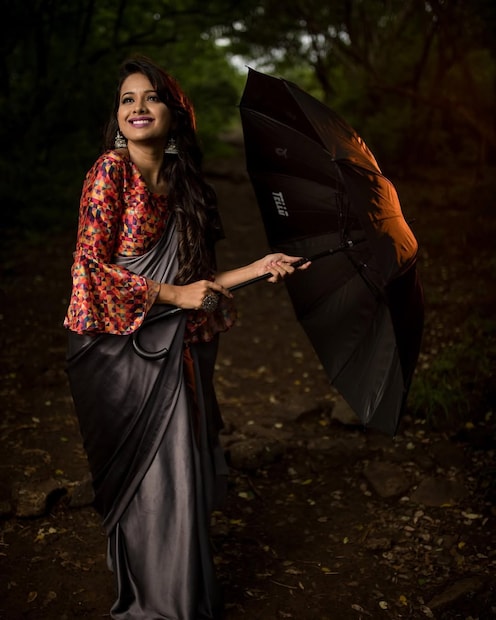  "ह्या सगळ्या विचारातून बाहेर पडायला मला सहा महिने लागले. मी घरात मासे आणून ठेवले होते आणि त्यांच्याशी बोलायची, कारण मी आई-वडिलांना काही सांगू शकत नव्हते," असे सांगत तिने तिच्या एकटेपणाचा अनुभव सांगितला. शेवटी ती असंही म्हणाली, "जेव्हा मला रिअ&#x200d;ॅलिटी चेक मिळाला, तेव्हा मी ठरवलं आता कुणावर विश्वास ठेवायचा नाही."