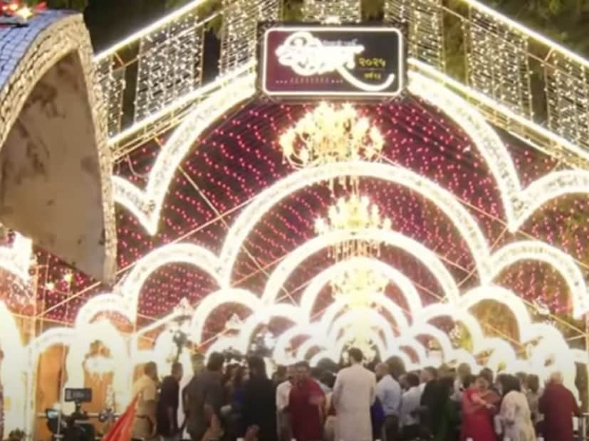 दीपोत्सवाचं हे १३ वं वर्ष आहे. उद्घाटन झाल्यानंतर उद्धव ठाकरे यांनी सर्व उपस्थितींना दिवाळीच्या शुभेच्छा दिल्या. राज ठाकरे यांनीही सगळ्यांचे आभार मानले. त्यानंतर शिवाजी पार्कमध्ये आकर्षक आतषबाजी करण्यात आली होती.