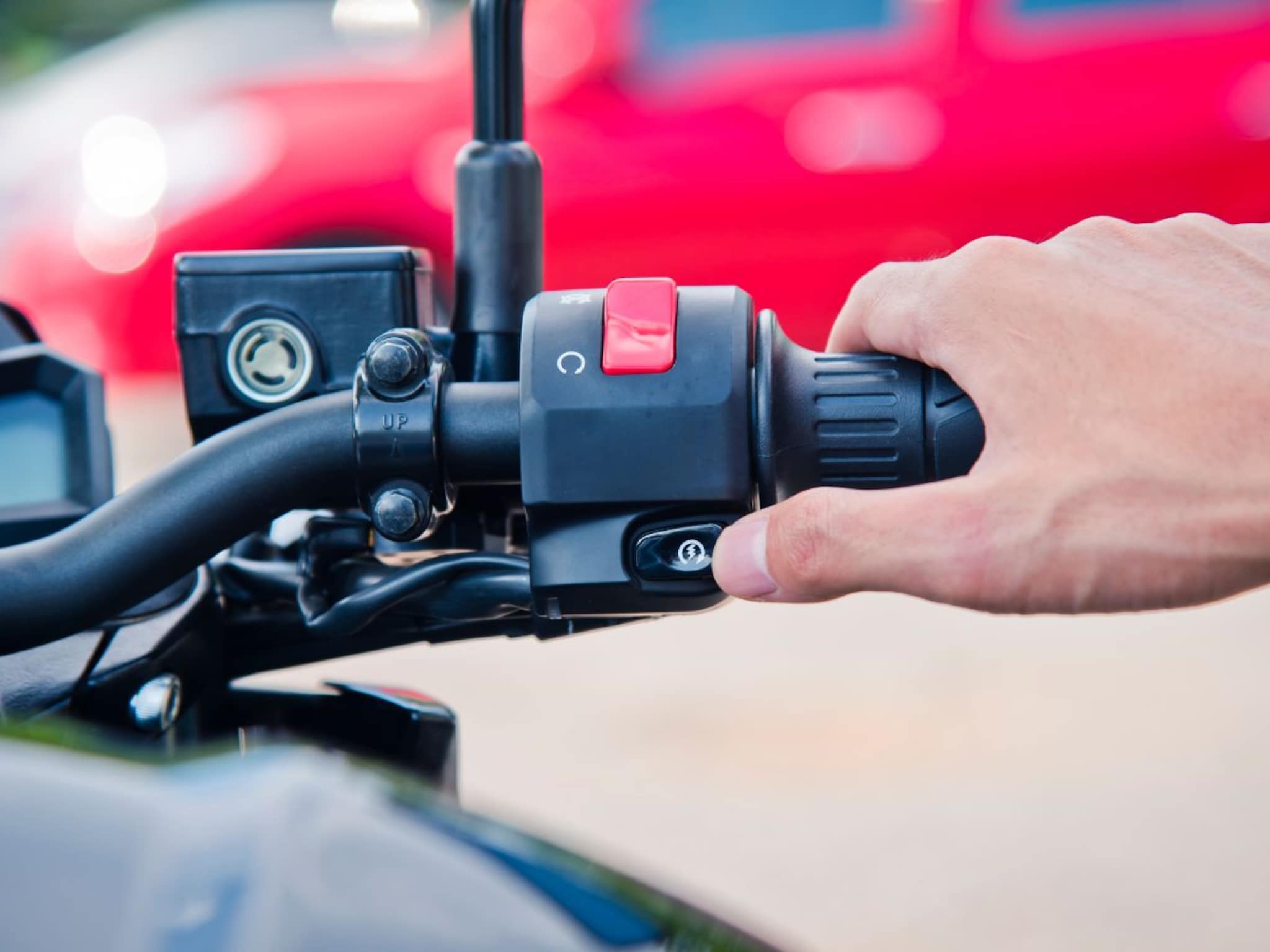 Bike Tips: हिवाळ्यात बाइक बंद पडण्याची ही 5 कारणं, 99 टक्के लोकांकडून होते चूक!