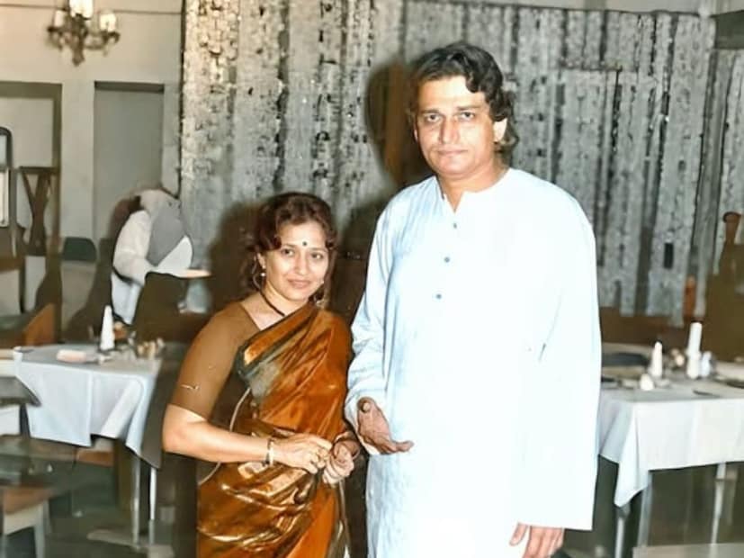 मराठीतील सुप्रसिद्ध अभिनेत्री भक्ती बर्वे या त्यांची पत्नी होत्या. दोघांनी मराठी आणि गुजराती रंगभूमीवर काम केलं होतं. शफी इनामदार यांच्यावर 5 वर्षांनी भक्ती बर्वे यांचंही निधन झालं.  