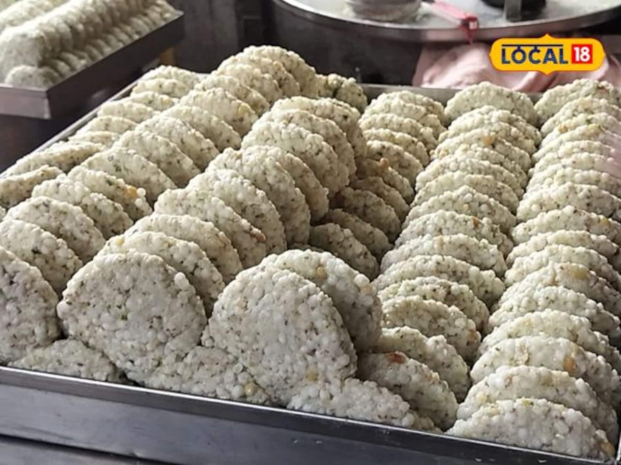 Famous Sabudana Vada pune: 15 वर्षांची अविरत परंपरा, पुण्यात साबुदाणा वडा खावा तर इथंच, ग्राहकांची असते मोठी गर्दी, Video