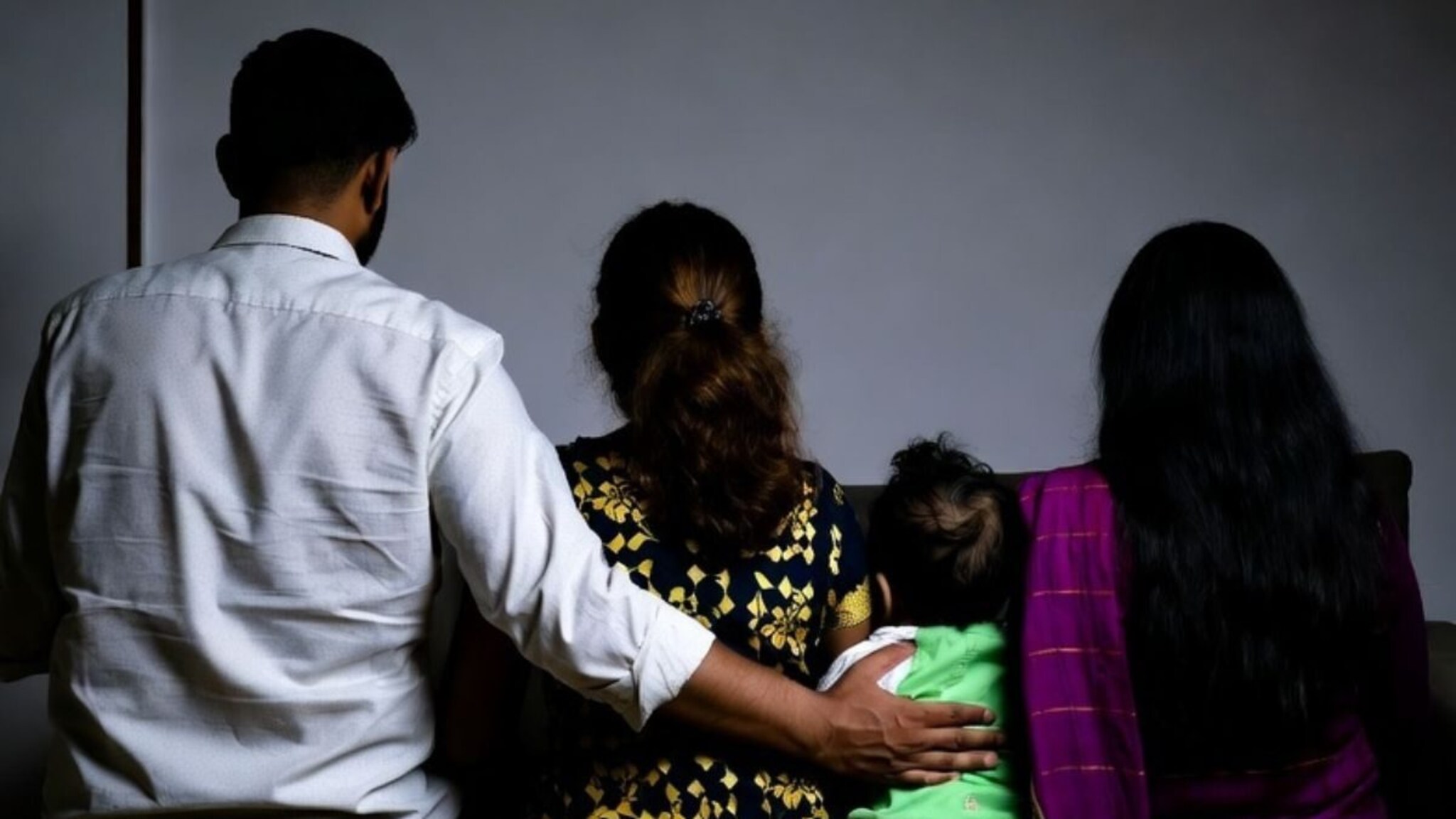 ऐन दिवाळीत 3 दिवस दरवाजा बंद, नवी मुंबईत एकाच कुंटुबातील 5 जण आढळले भयावह अवस्थेत, राज्याला हादरवणारी घटना!