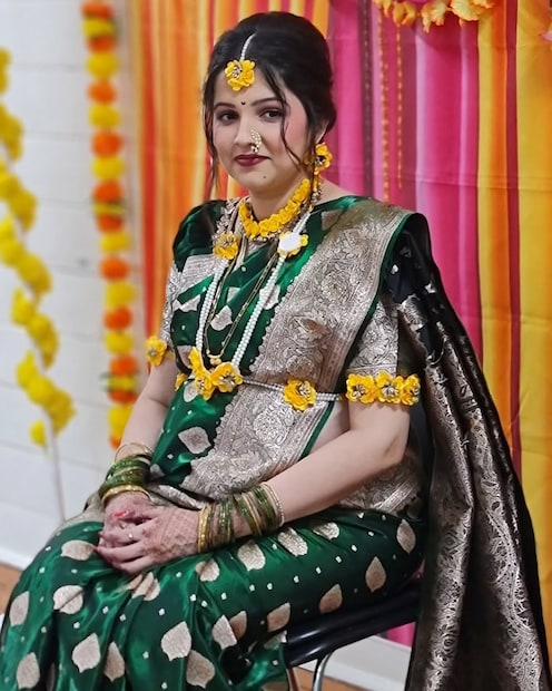 नेहा आणि तिचा पती ईशान बापट आई-बाबा झाले. त्यांनी मुलाचं नाव इवान असं ठेवलं आहे. 
