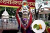शनी दोष घालवण्यासाठी मोठी संधी! दसऱ्याच्या दिवशी हे उपाय करा, साडेसाती जाणारच