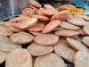 Shegaon Kachori : तुम्हाला माहितीये का शेगाव कचोरी फेमस कशी झाली? झणझणीत कचोरी मागचं गुपित नेमकं काय? Video