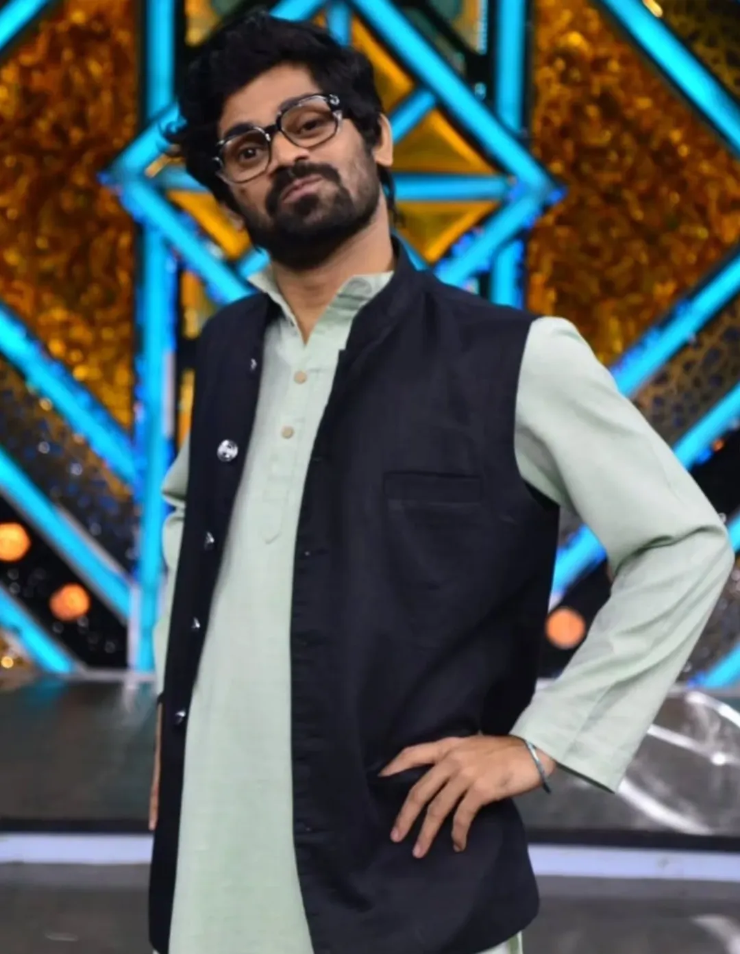 अभिनेता ओंकार भोजनेचं महाराष्ट्राची हास्यजत्रामध्ये कमबॅक झालं आहे.