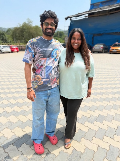 ओंकार हास्यजत्रेत येताच त्याची जीवलग मैत्रीण वनिता खरातनं एक खास पोस्ट लिहिली आहे. वनिताने सेटवरचे फोटो शेअर केलेत. 