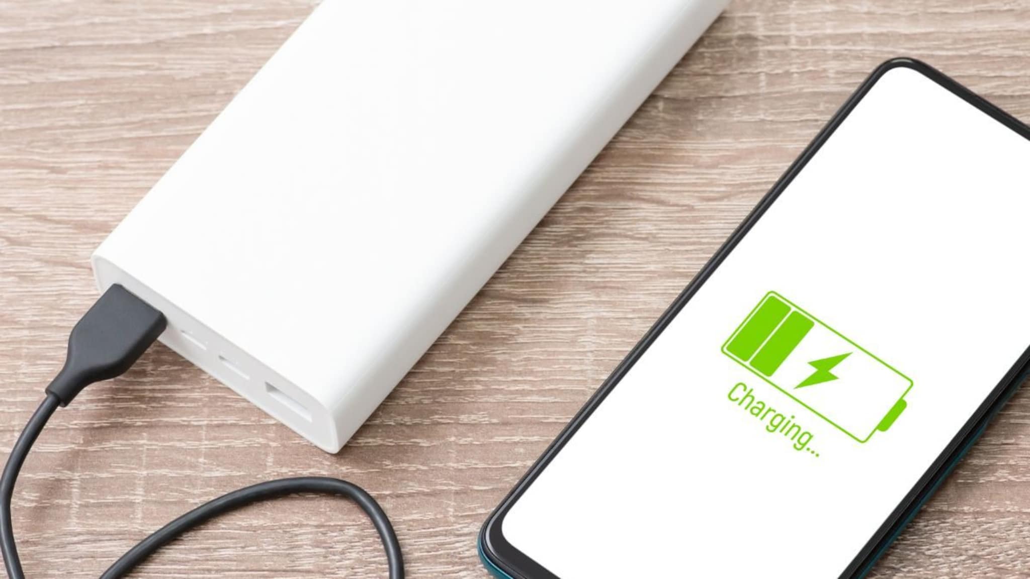 Phone Charging : चार्जर शेअर करणं ठरू शकतं धोकादायक; जाणून घ्या एक्स्पर्टने काय सांगितलं