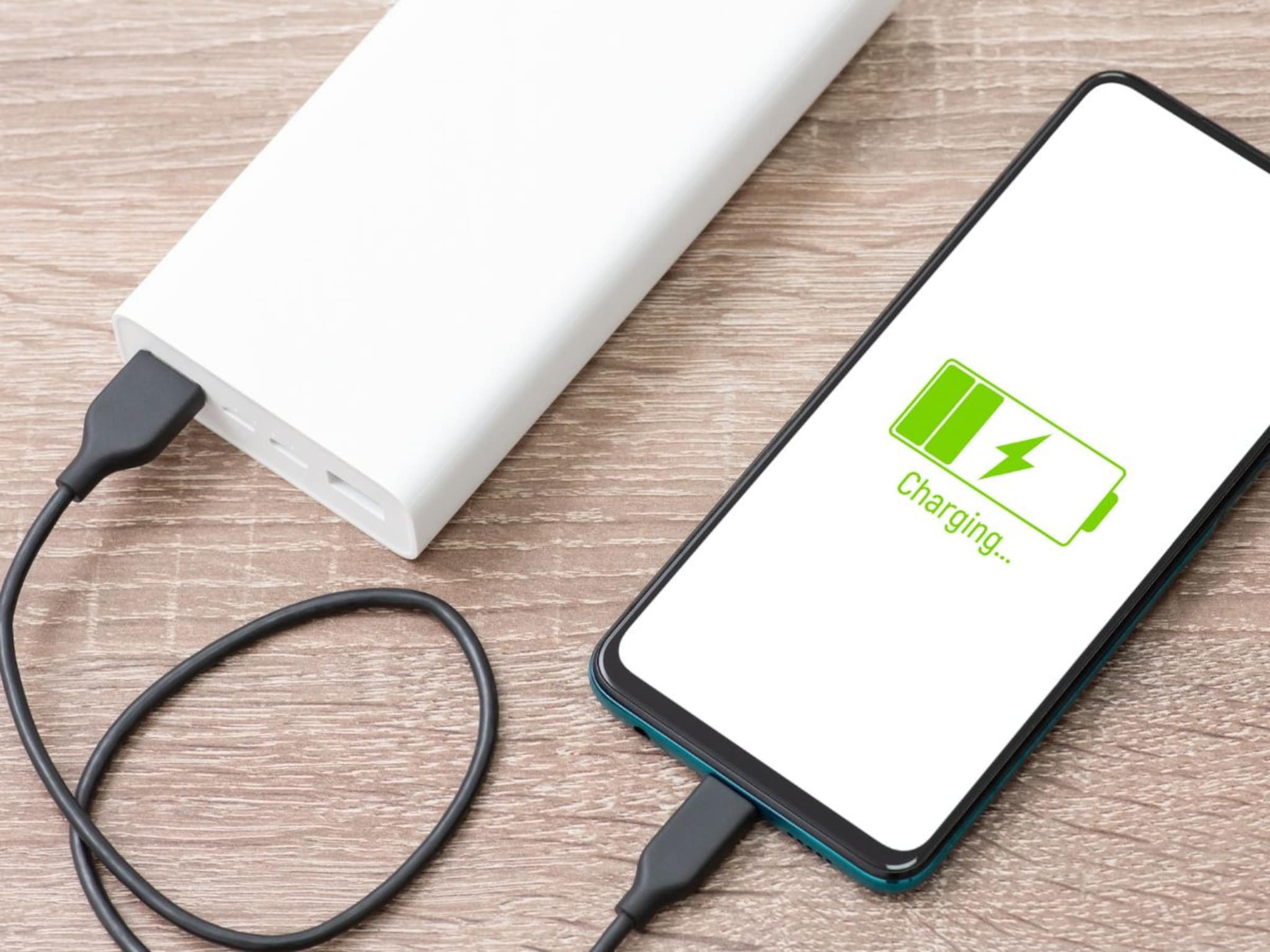 Phone Charging : चार्जर शेअर करणं ठरू शकतं धोकादायक; जाणून घ्या एक्स्पर्टने काय सांगितलं