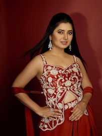 36 वर्षांची प्राजक्ता माळी, अजून का करत नाहीये लग्न? 36 वर्षांची प्राजक्ता माळी, अजून का करत नाहीये लग्न?