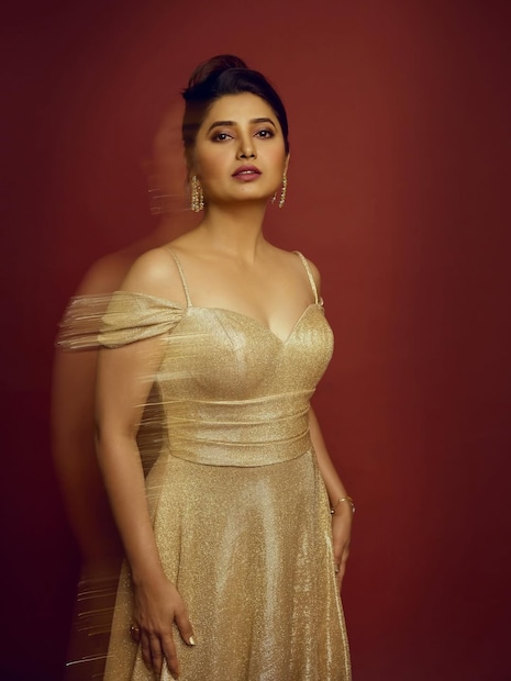 36 वर्षांच्या प्राजक्तानं नुकत्याच एका मुलाखतीत बोलताना तिची लग्न न करण्याची कारणं सांगितली. मुक्कामपोस्ट मनोरंजनला दिलेल्या मुलाखतीत बोलताना प्राजक्ता म्हणाली, 