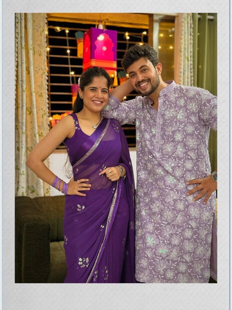 प्रसाद आणि अमृता यांनी व्हिडीओमधून चाहत्यांना दिवाळीच्या शुभेच्छा दिल्या होत्या. अमृता आणि प्रसाद दोघेही सध्या मालिकांमध्ये काम करत आहेत.