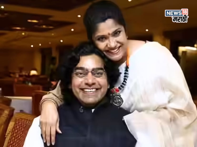 पहिल्या भेटीनंतर दोघांची अनेक महिने भेट झाली नाही, पण आशुतोष राणा यांनी दिग्दर्शक रवी राय यांच्याकडून रेणुकांचा नंबर मिळवला. रवी राय यांनी आशुतोष यांना रात्री 9 नंतर फोन न करण्याची ताकीद दिली होती.