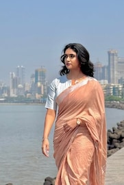 Rinku Rajguru : मुंबईच्या भाजी मार्केटमध्ये रिंकू राजगुरूची 'दादागिरी' Rinku Rajguru : मुंबईच्या भाजी मार्केटमध्ये रिंकू राजगुरूची 'दादागिरी'