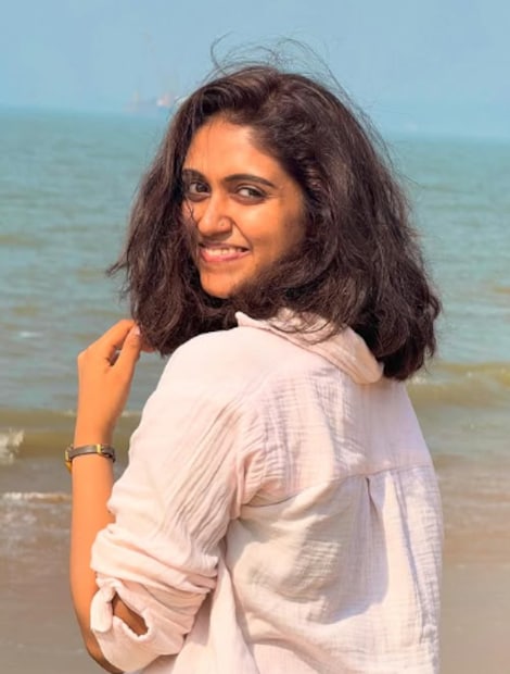  रिंकू राजगुरूचा 'पुन्हा एकदा साडे माडे 3' हा चित्रपट येत्या 14 नोव्हेंबरला प्रेक्षकांच्या भेटीला येणार आहे. या चित्रपटात रिंकूसह अशोक सराफ, भरत जाधव, मकरंद अनासपुरे आणि सिद्धार्थ जाधव महत्त्वाच्या भूमिकेत झळकणार आहेत.