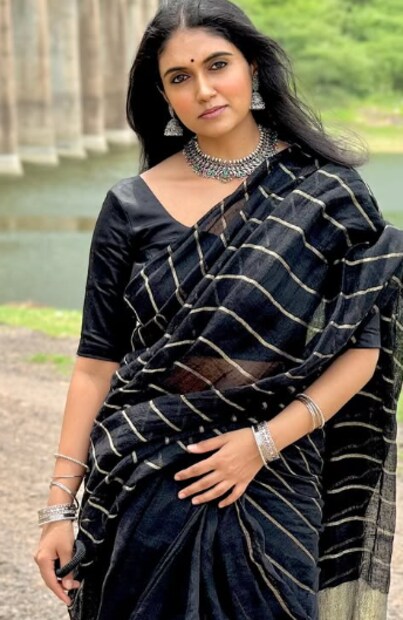  रिंकू राजगुरूचा 'आशा' हा चित्रपट येत्या डिसेंबरमध्ये प्रदर्शित होणार आहे. या चित्रपटात रिंकूचा एक वेगळं रूप पाहायला मिळणार आहे.