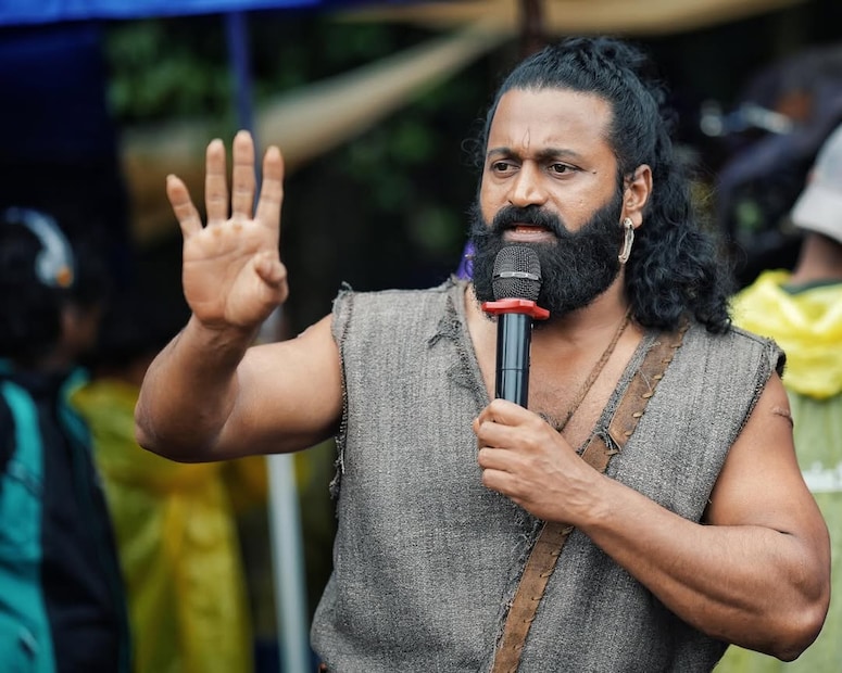 अमिताभ बच्चन यांच्या संवाद साधताना ऋषभ शेट्टीने सांगितलं, 