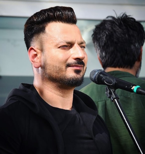  ऋषभ टंडन याच्या अकस्मात निधनामुळे संगीत आणि चित्रपटसृष्टीमध्ये शोककळा पसरली आहे. सोशल मीडियावर ऋषभची शेवटची पोस्ट देखील त्याच्या वाढदिवसाचीच आहे. ही पोस्ट ऋषभच्या पत्नीने शेअर केली होती.