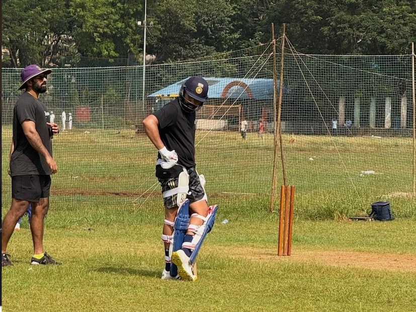 रोहित शर्माने यावेळी शिवाजी पार्कच्या तुफान छक्के आणि चौके लगावले होते. यावेळी त्याला पाहण्यासाठी चाहत्यांची तुफान गर्दी होती. 