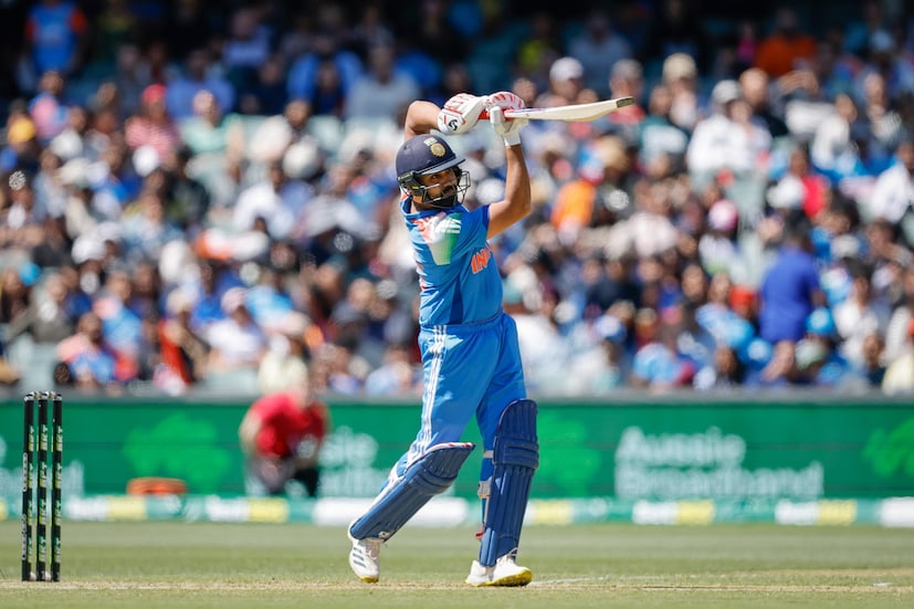ऑस्ट्रेलियाविरुद्धच्या वनडे सीरिजआधी रोहित शर्माची कॅप्टन्सी काढून घेण्यात आली. 2027 वर्ल्ड कपची टीम तयार करण्यासाठी शुभमन गिलला वनडे टीमचं नेतृत्व देण्यात आलं. तेव्हापासून रोहित 2027 चा वर्ल्ड कप खेळणार का नाही? याबाबत प्रश्नचिन्ह निर्माण झालं. ऑस्ट्रेलियाविरुद्धच्या वनडे सीरिजआधी रोहित शर्माची कॅप्टन्सी काढून घेण्यात आली. 2027 वर्ल्ड कपची टीम तयार करण्यासाठी शुभमन गिलला वनडे टीमचं नेतृत्व देण्यात आलं. तेव्हापासून रोहित 2027 चा वर्ल्ड कप खेळणार का नाही? याबाबत प्रश्नचिन्ह निर्माण झालं.