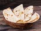 नरम आणि लुसलुशीत चपाती पाहिजे? जास्त कष्ट घ्यायचे नाही फक्त 2 गोष्टी लक्षात ठेवा
