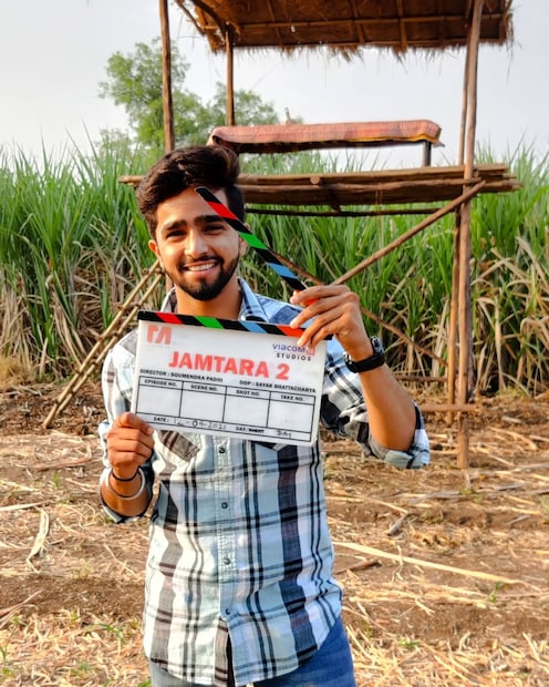 'जमतारा सीझन 2' या सीरिजमधून प्रेक्षकांच्या भेटीला आलेला अभिनेतचा सचिन चांदवडे यानं आत्महत्या करत आयुष्य संपवलं आहे. वयाच्या अवघ्या 25व्या वर्षी त्याने इतकं टोकाचं पाऊल उचललं. 