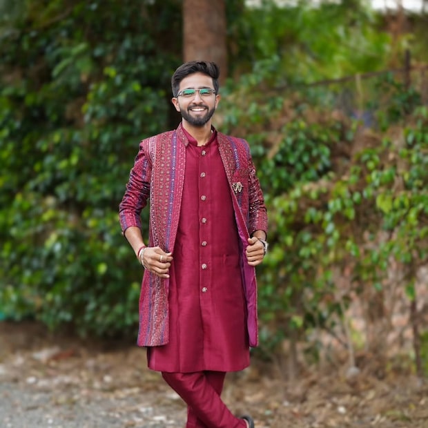 सचिन चांदवडे हा पुणे आयटी पार्कमध्ये सॉफ्टवेअर इंजिनिअर म्हणून काम करत होता. जळगाव जिल्ह्यातील पारोळा तालुक्यातील उंदिरखेडे हे त्याचं मुळ गाव आहे. 