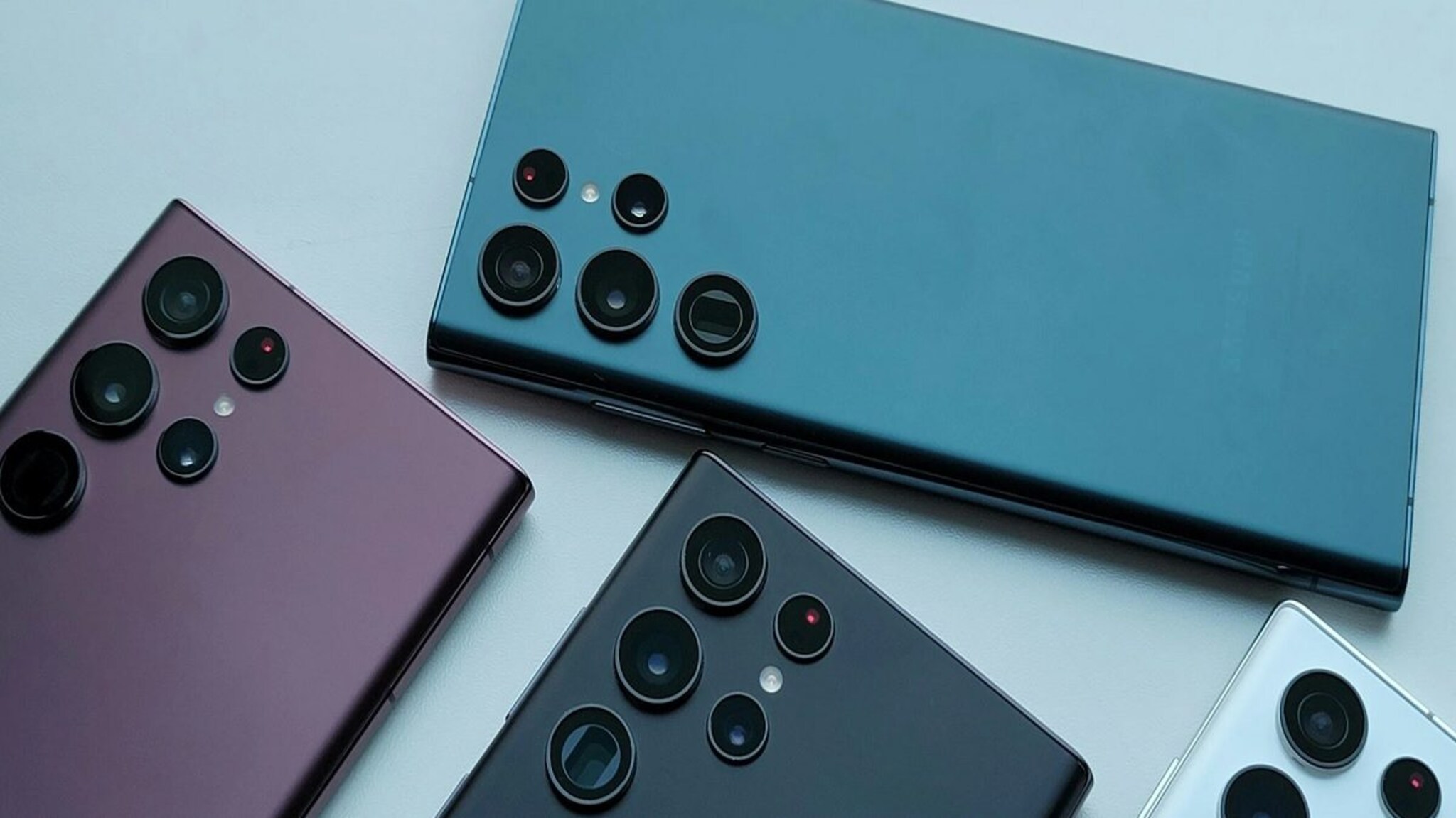 सॅमसंगच्या प्रीमियम फोनवर मिळतंय ₹30,000चं डिस्काउंट! नव्या फोनवर पहिल्यांदा सूट 