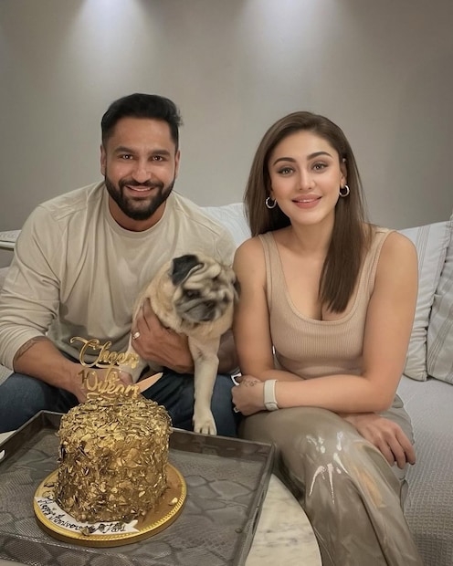  "मी तिच्या फोटोकडे बघून तिला विचारत होतो की, 'तू मला का सोडून गेलीस'. तेव्हाच आमच्या रुममध्ये अचानक कापूरचा सुगंध आला."