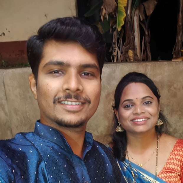  पूजा आणि शिरीष यांचा संसारही मार्गी लागला होता. त्यांना दीड वर्षांची मुलगी होती. दोघांचा सुखी संसाराला नजर लागली आणि शिरीषचा अनाचक मृत्यू झाला. 
